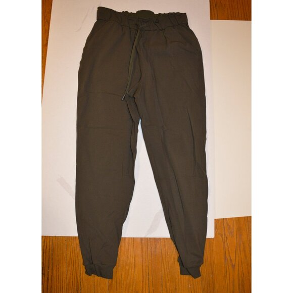 Lululemon Women's Track Pant and Jogger Lot, mixed Sizes - Picture 4 of 8